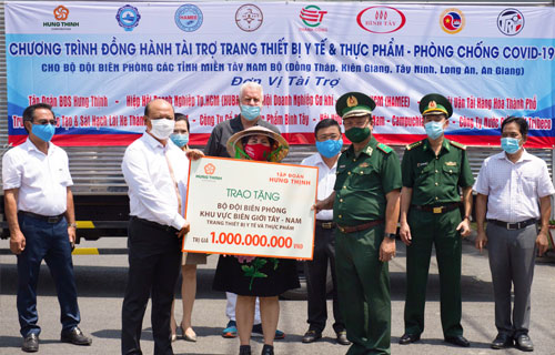 Tập đoàn Hưng Thịnh trao tặng 1 tỷ đồng hỗ trợ trang thiết bị y tế và nhu yếu phẩm cho Bộ đội Biên phòng (BĐBP) tại tuyến biên giới Tây Nam